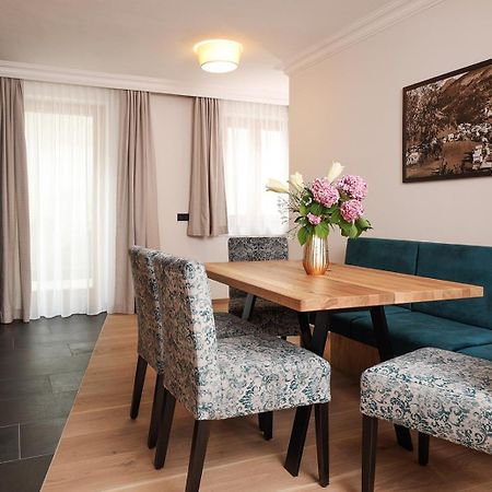 Living Central Grossarl Bagian luar foto