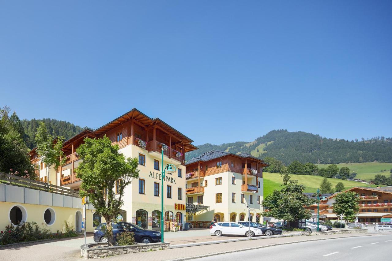 Living Central Grossarl Bagian luar foto