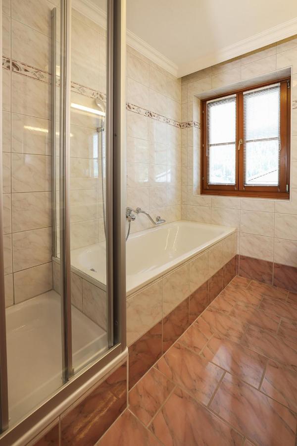 Living Central Grossarl Bagian luar foto